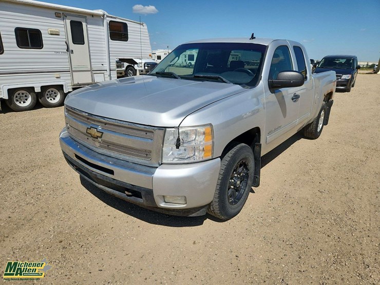 2011-chevrolet-silverado-1500-image-1