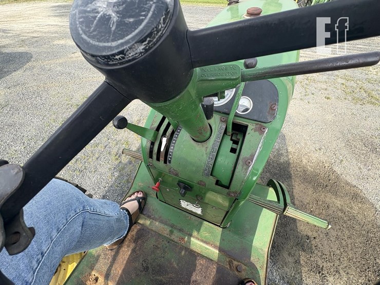 1965-john-deere-2010-image-12