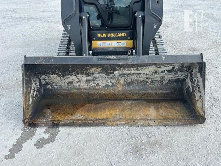 2015-new-holland-c227-image-15