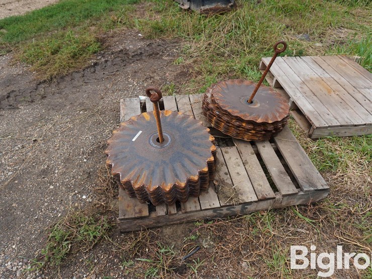 case-ih-330-image-6
