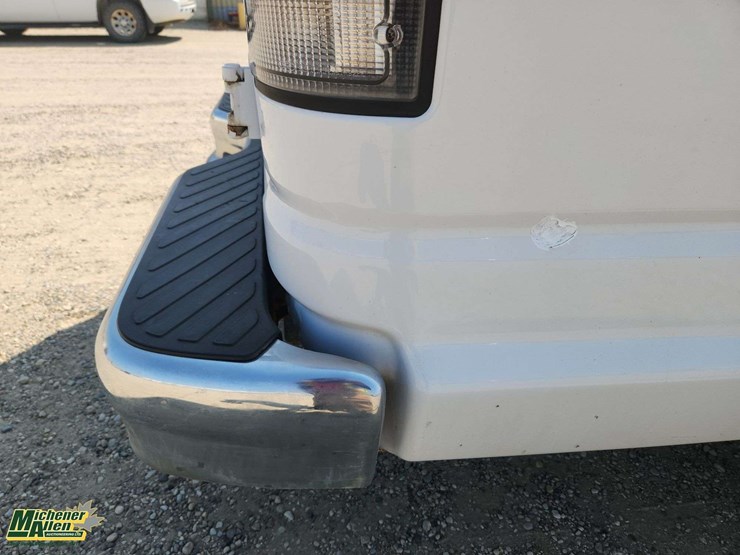 2014-ford-cargo-image-30