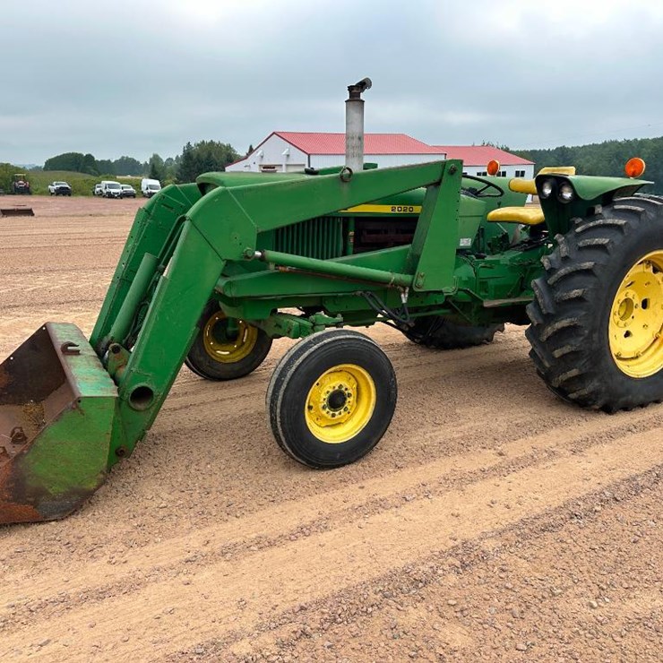 JOHN DEERE 2020