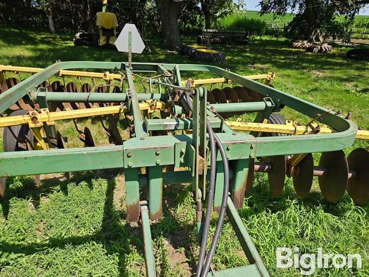 john-deere-110-image-10