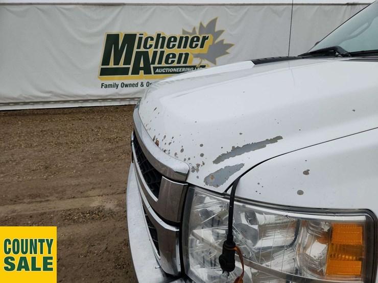 2012-chevrolet-silverado-2500hd-lt-image-30