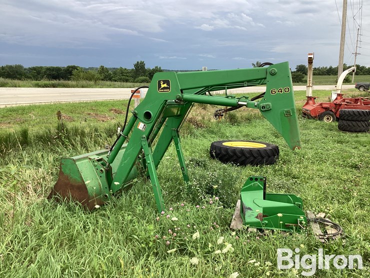 john-deere-640-image-8