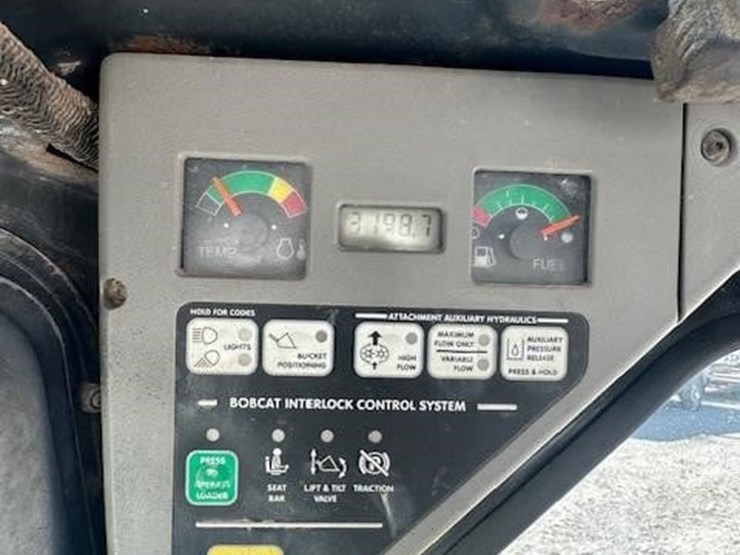 2007-bobcat-t300-image-23