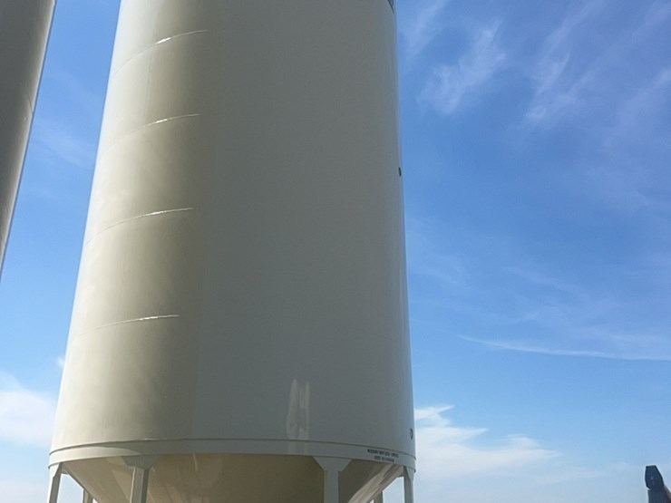 concept-7,500-bu.-hopper-bin-with-agi-grainguard-bin-fan,-10-hp-3-phase-electric-motor-image-12