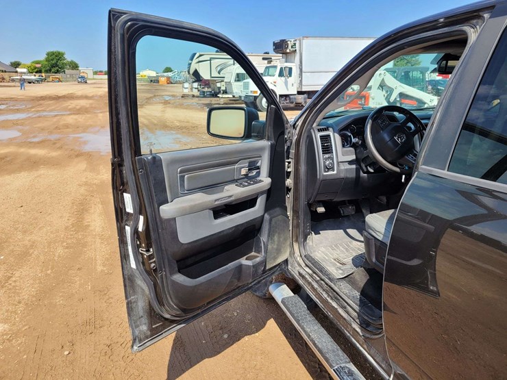 2014-ram-1500-slt-image-7