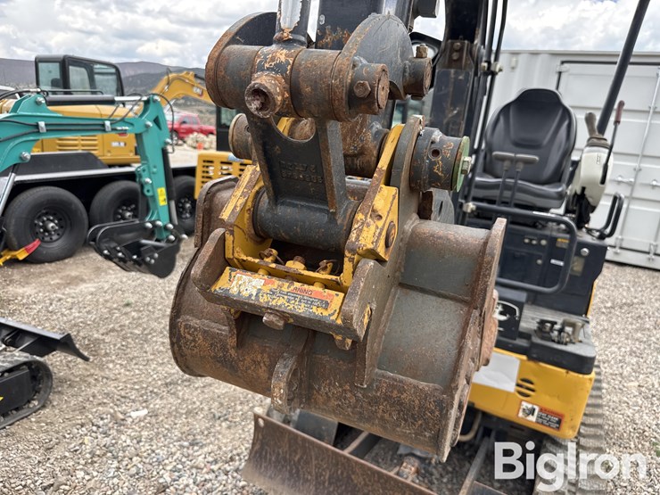 2020-deere-17g-image-11