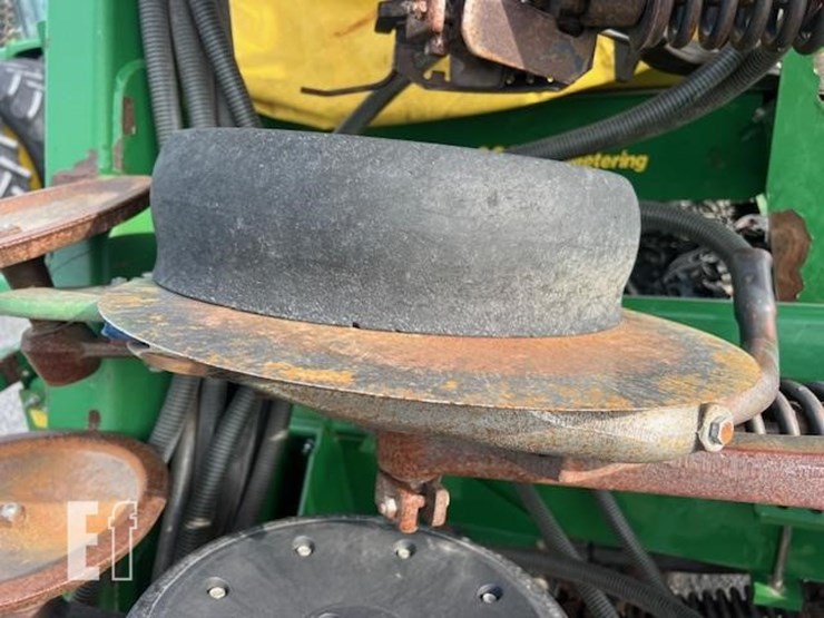 2005-john-deere-1690-ccs-image-34