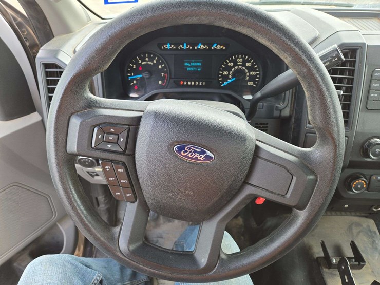 2016-ford-f150-xl-image-10