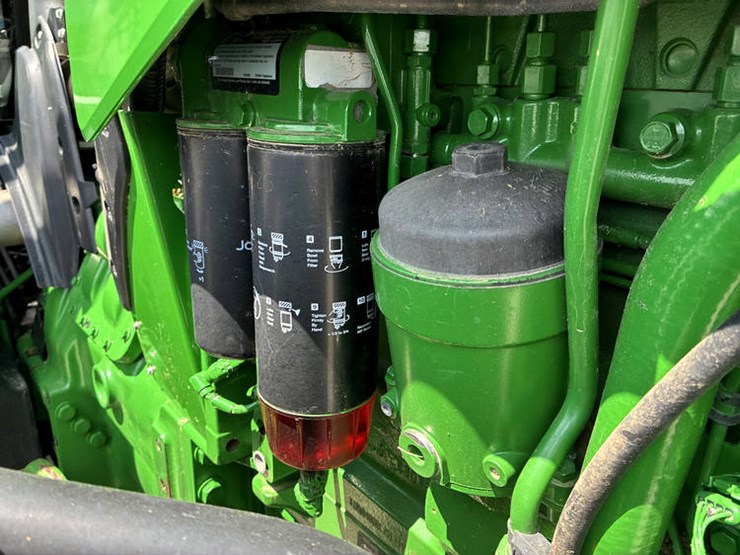 2018-john-deere-8400r-image-66