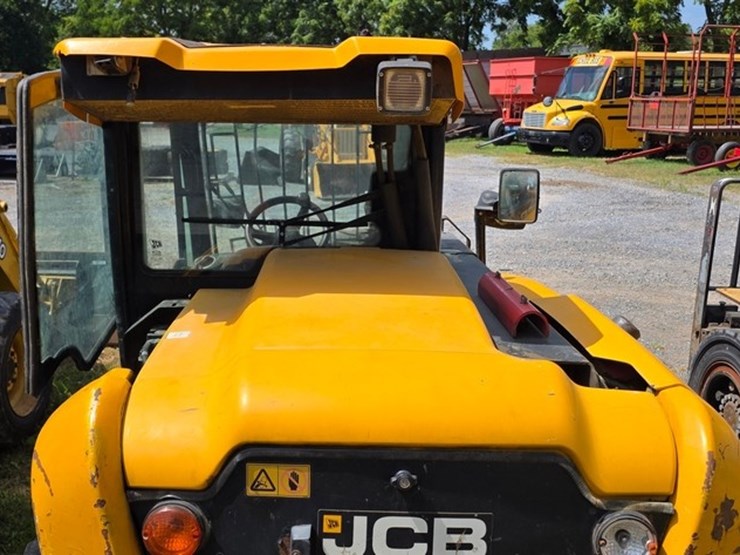 2011-jcb-515-40-image-18