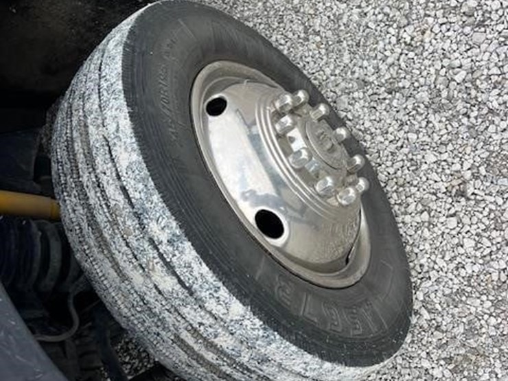 2008-ford-f550-image-11