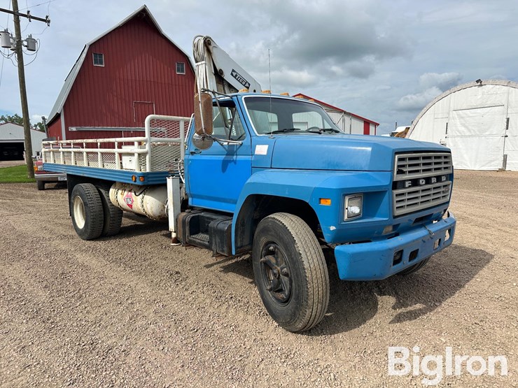 1982-ford-f700-image-3