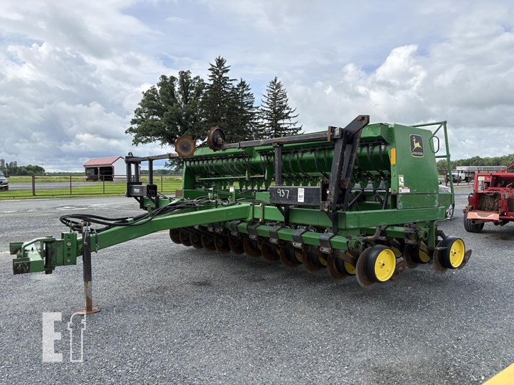 john-deere-750-image-1