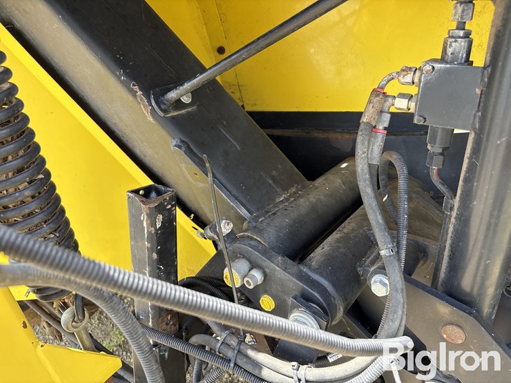 2010-john-deere-678-image-14