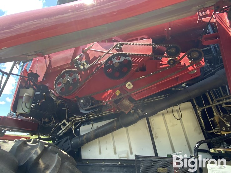 2015-case-ih-7240-image-19