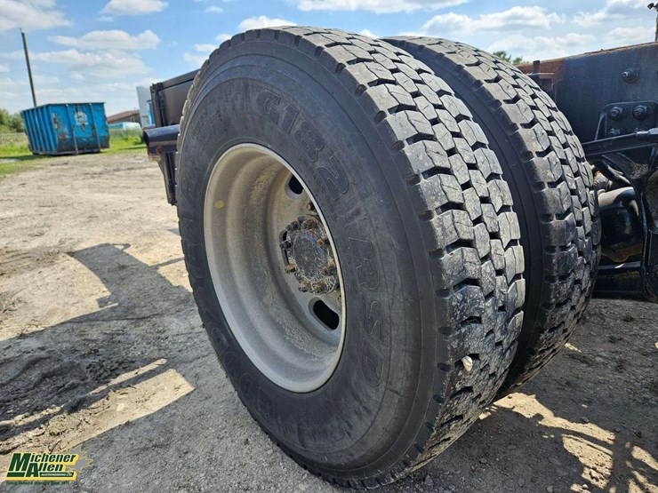 2010-kenworth-t800-image-23