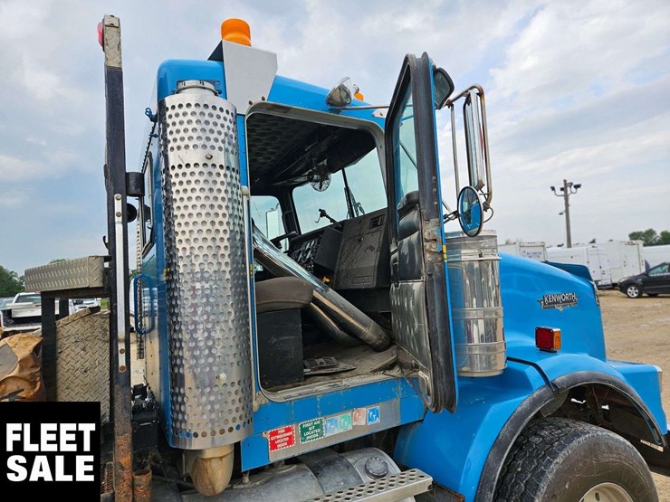 2000-kenworth-t800-image-22