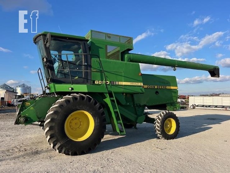 1988-john-deere-8820-titan-ii-image-2
