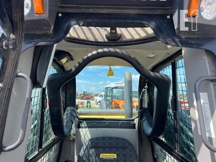 2020-new-holland-c332-image-26