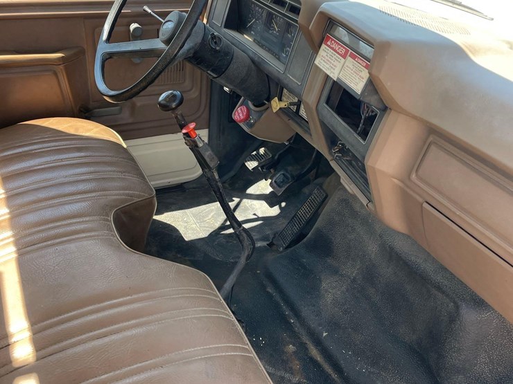 1993-ford-f700-image-53