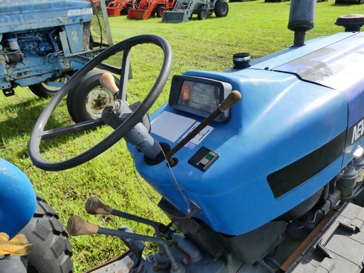 new-holland-3930-image-12