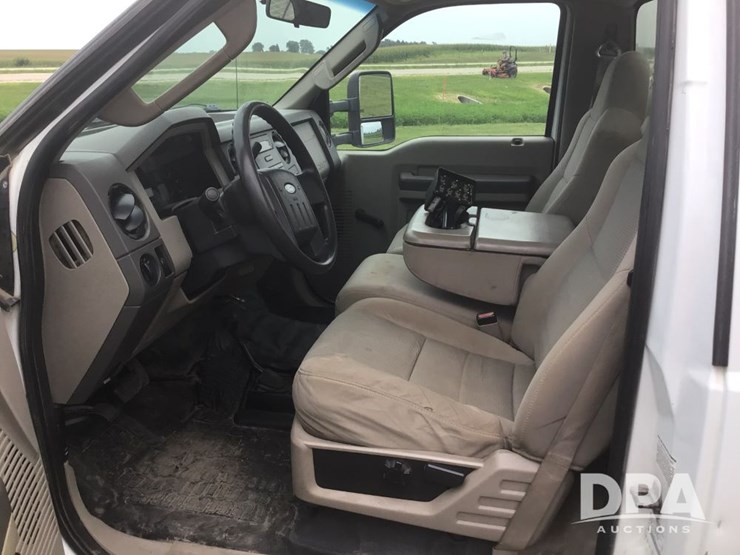 2008-ford-f550-image-24