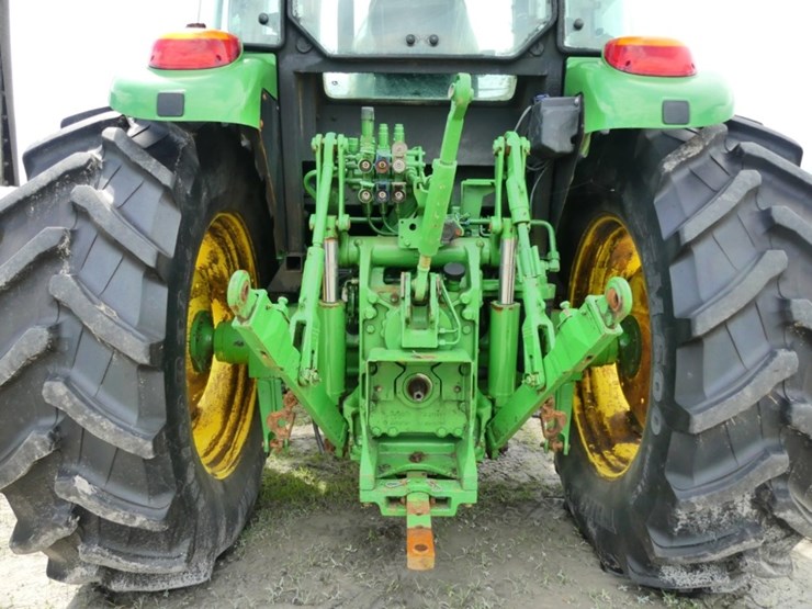 2022-john-deere-6135e-image-5