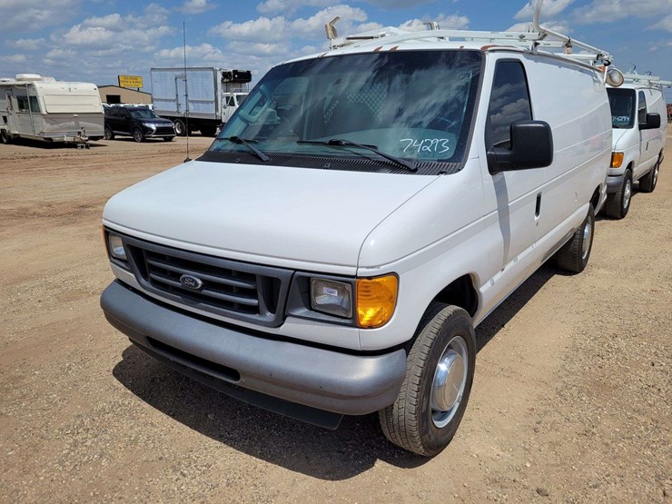 2006-ford-e250-image-1