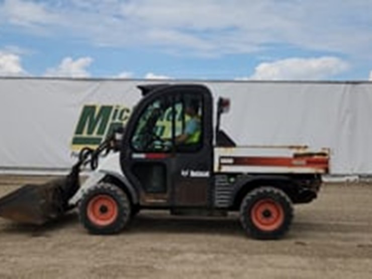 2011-bobcat-toolcat-5600-image-5
