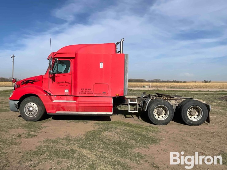 2003-freightliner-columbia-120-image-8