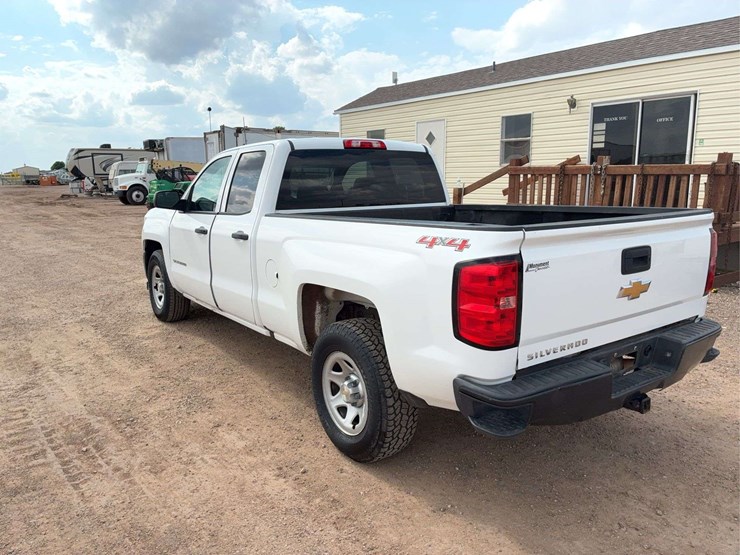 2017-chevrolet-silverado-1500-ls-image-5
