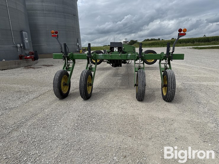 john-deere-7200-image-6