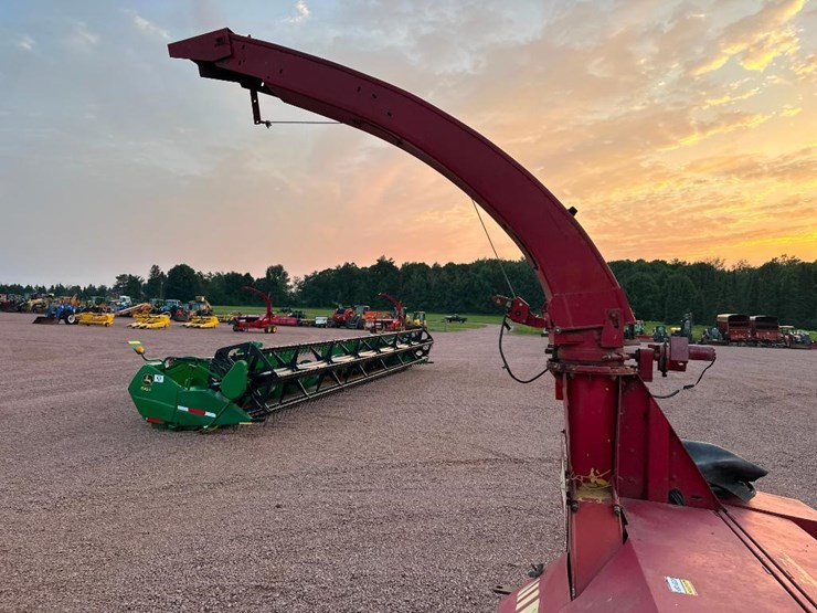 new-holland-790-image-17