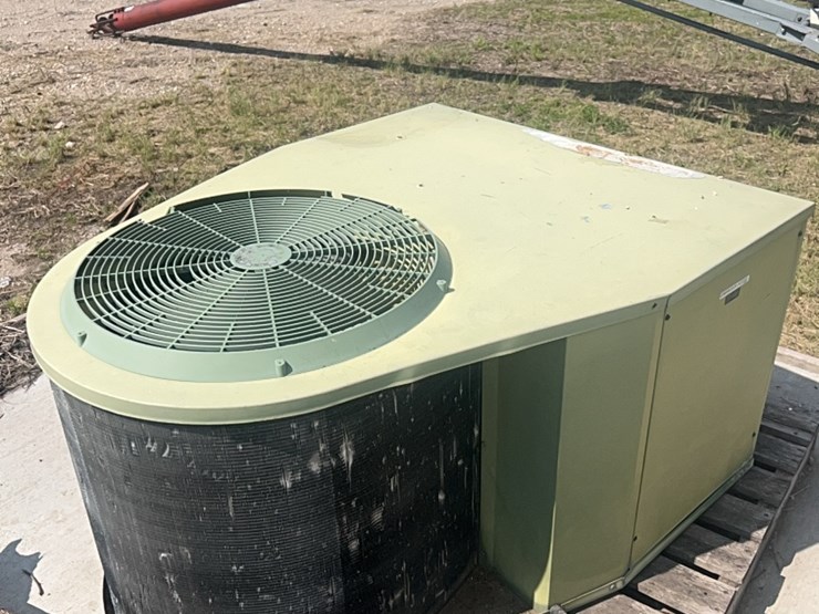commercial-a/c-unit-image-2
