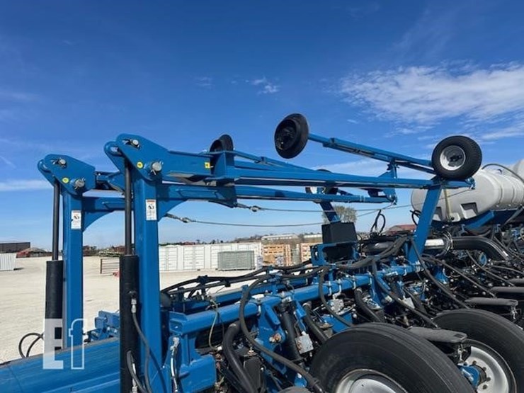 2014-kinze-4900-image-14