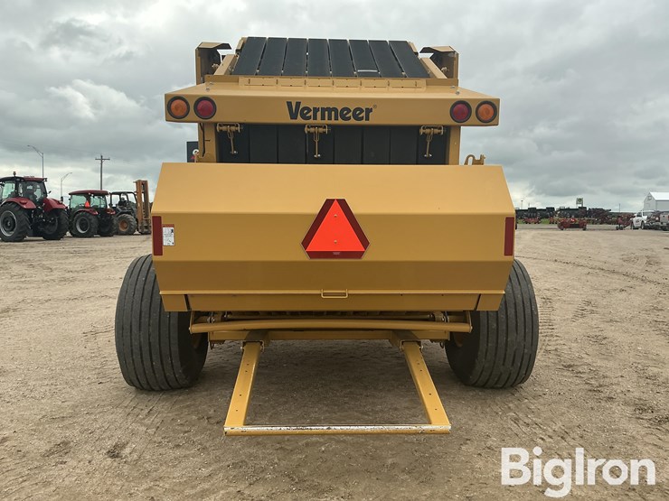 2019-vermeer-605n-image-6