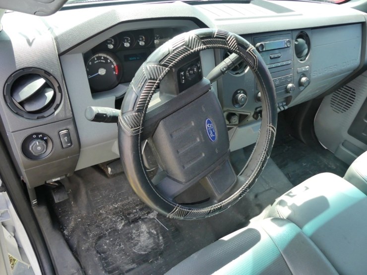2013-ford-f250-xl-image-11
