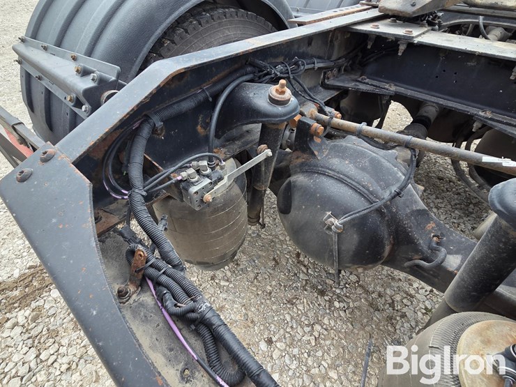 2012-peterbilt-386-image-12