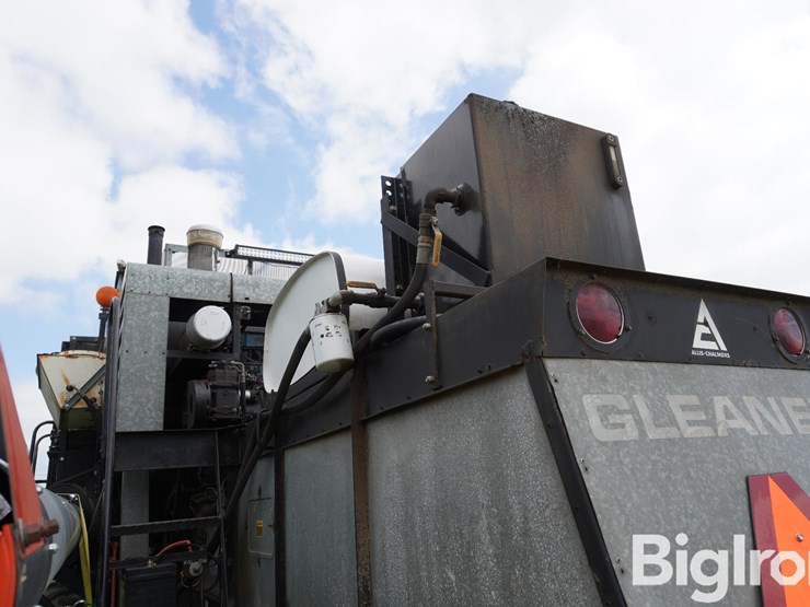 1978-gleaner-k2-image-9