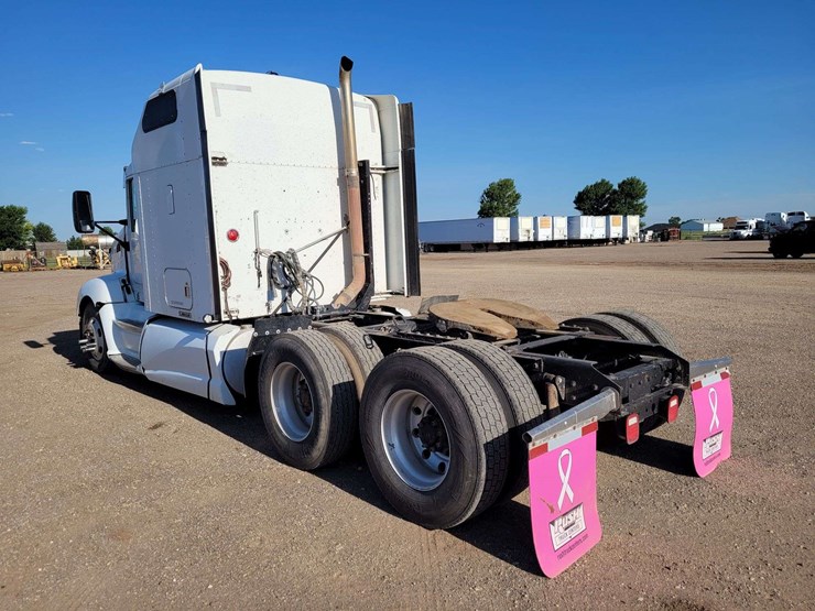 2009-kenworth-t600-image-5