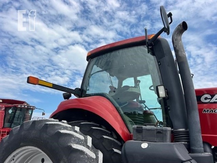 2014-case-ih-magnum-315-image-16