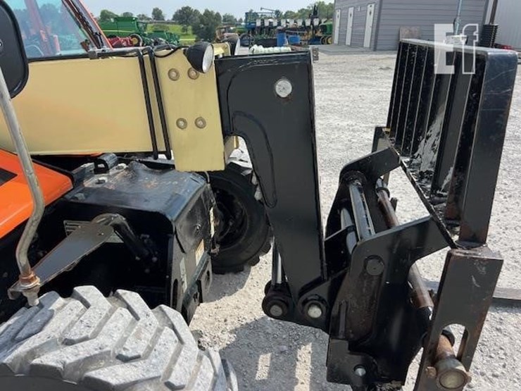 2018-jlg-g5-18a-image-12