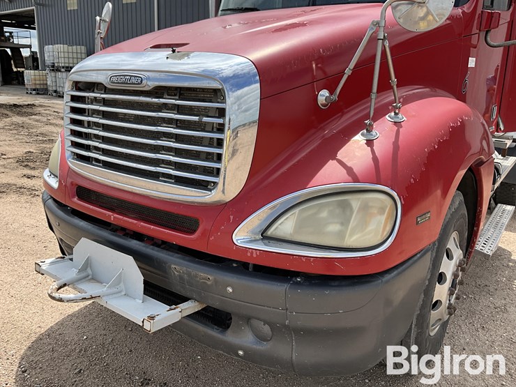 2007-freightliner-columbia-112-image-9