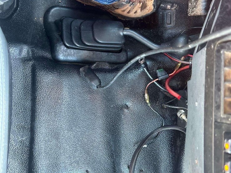2013-ford-f550-image-16