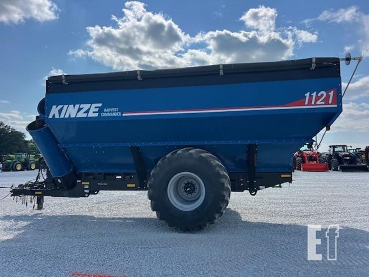 2023-kinze-1121-image-8