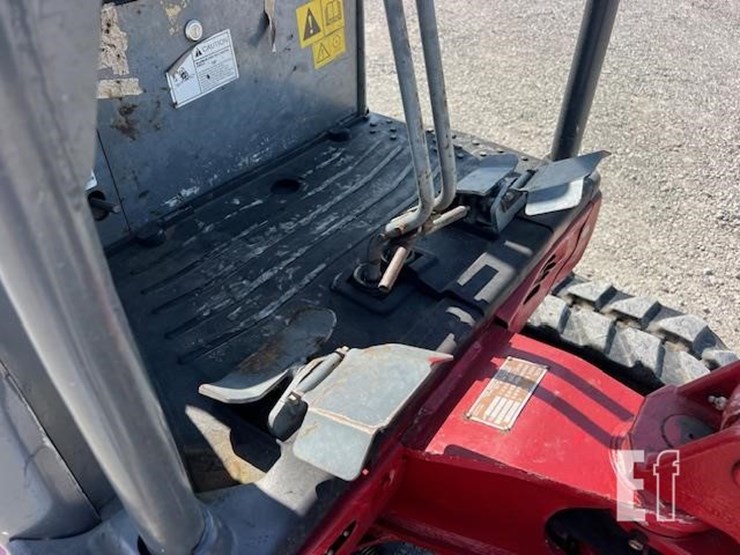 takeuchi-tb216-image-26