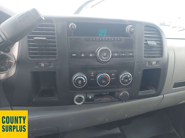 2011-chevrolet-silverado-2500hd-image-9